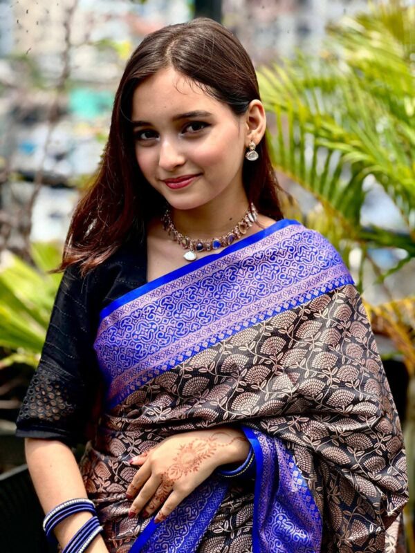 ‎🥻ম্যাচিং ব্লাউজ সহ কাঞ্চিভরম শাড়ি🖤 Code -100-18 ‎