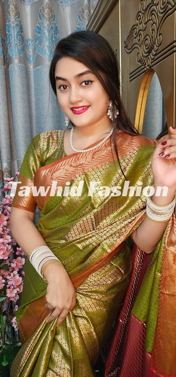 ‎🥻ম্যাচিং ব্লাউজ সহ কাঞ্চিভরম শাড়ি💚 Code -100-20 - Image 2